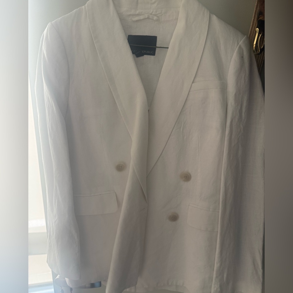 Banana Republic white linen blazer